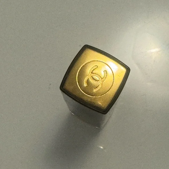 Chanel Rouge Allure - Picture 2 of 5